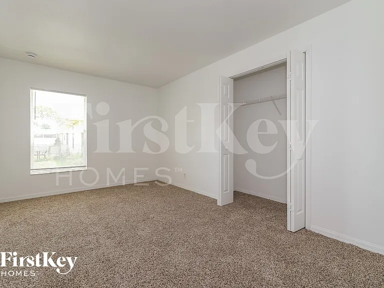 2831 SE Hutchings Ave — Photo 14