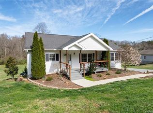 381 Big Cove Rd, Candler, NC 28715