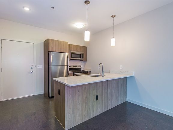 4th image of 361 Newark Ave APT 202
