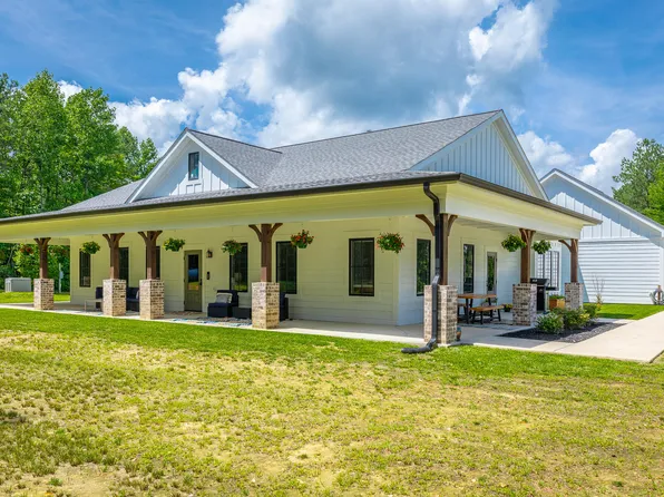 143 Walden Dr, Signal Mountain, TN 37377