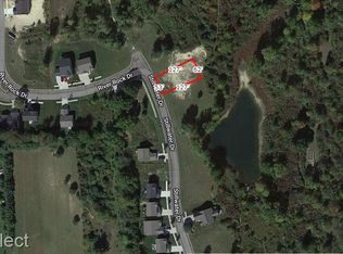 32 Stillwater Dr, Davison, MI 48423