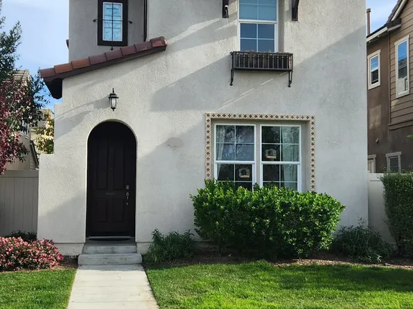 702 Owens River Dr, Oxnard, CA 93036