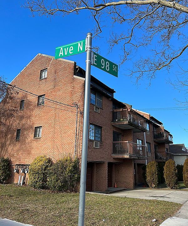 2nd image of 1528 E 98th St Unit 100A