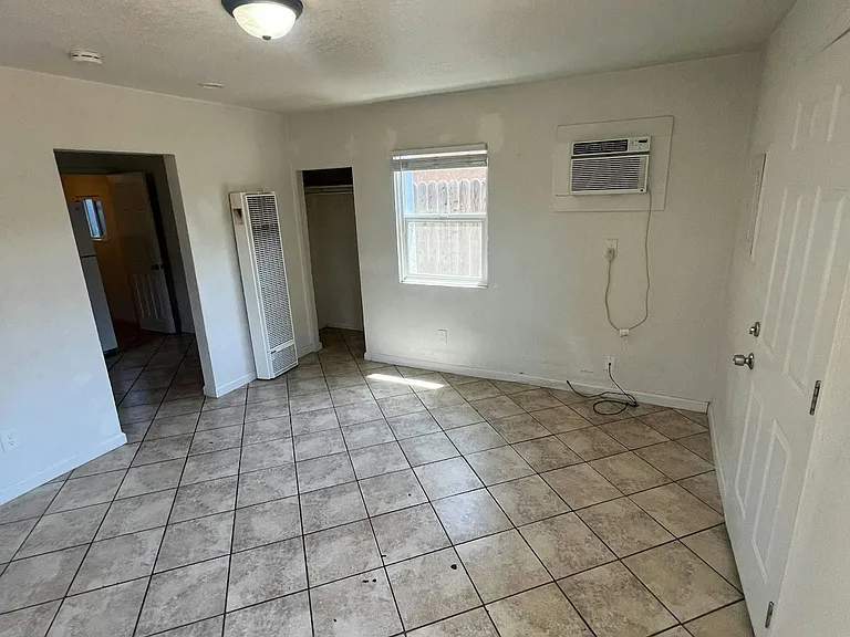 2432 S Cedar Ave #103 — Photo 4