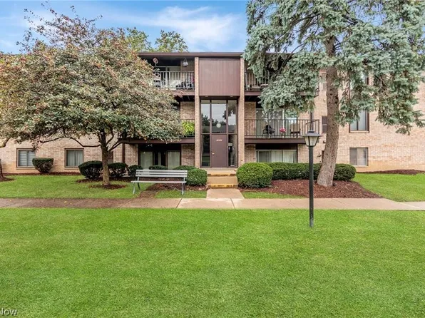 16480 Heather Ln APT 303, Middleburg Heights, OH 44130