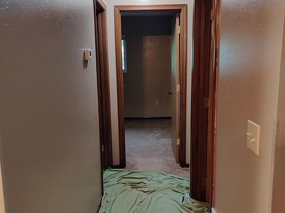 5th image of 301 Village West Ct #301