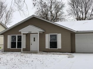 1836 Stanhope Rd, Springfield, IL 62702