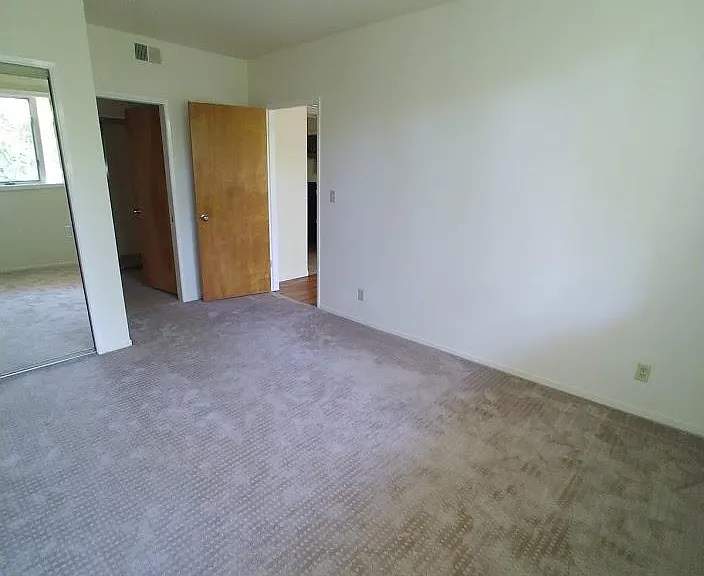 The Mayfield — Photo 8