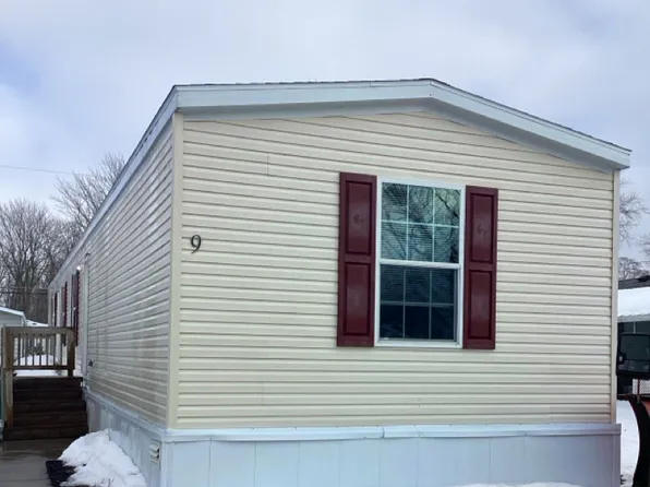 9 Oak Dr #Oa09, Hamlin, NY 14464