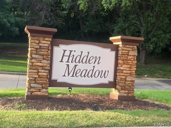 13322 Hiddendale Ln, Ballwin, MO 63021