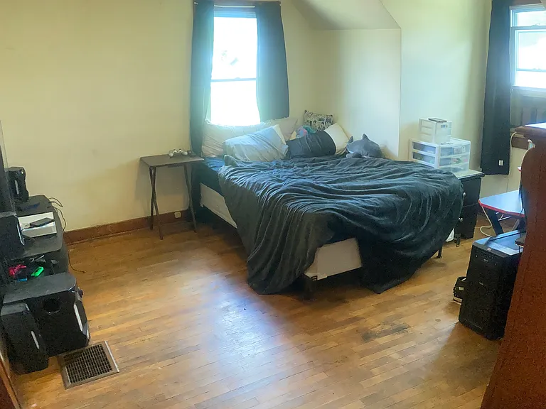 2221 Richmond Ave — Photo 2