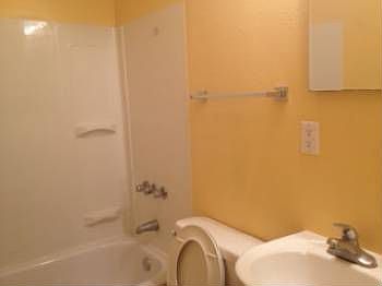 5th image of 13 Helena Ct