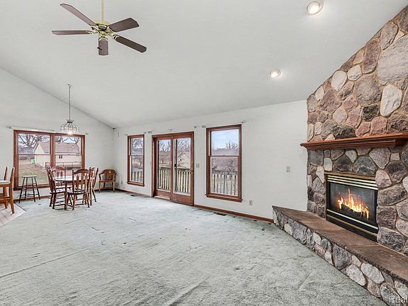 4th image of 3932 Thomas Rd