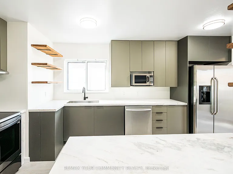 57 Apted Ave #UPPER — Photo 9