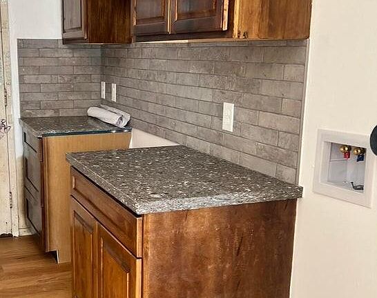 3rd image of 5914 W Myrtle Ave
