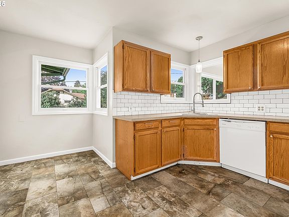 5th image of 2908 SE Olsen St
