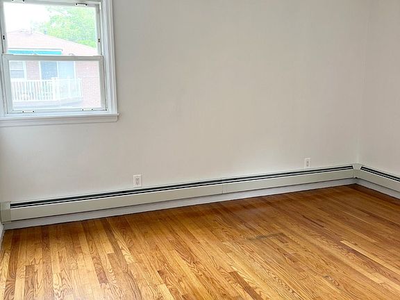 2nd image of 11 Upton St Floor 1