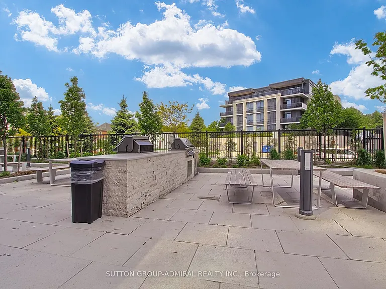 20 Gatineau Dr #1010 — Photo 40