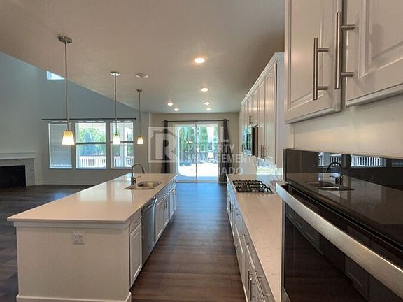 5th image of 928 Gilpin Cir