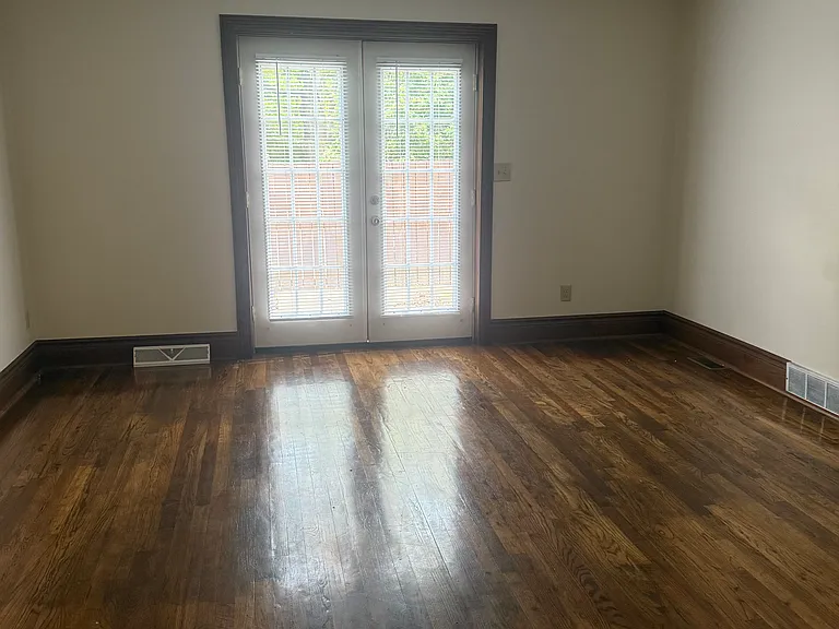 50 N Liberty St #7 — Photo 4