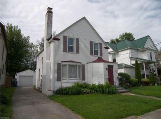 1063 W 9th St, Lorain, OH 44052