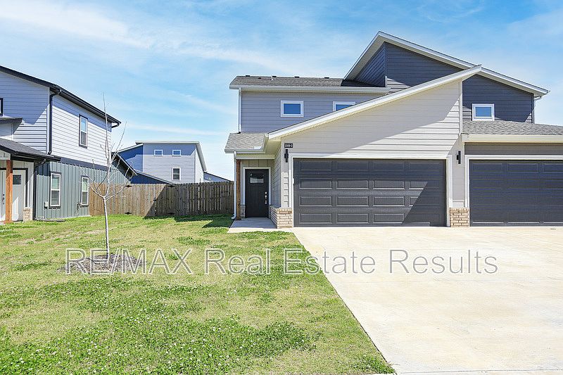 1st image of 1508 Poigai Way #2