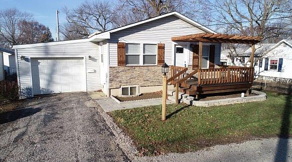 1st image of 304 S Hickory St