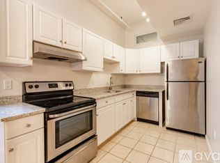 282 Derby St #8R, Salem, MA 01970