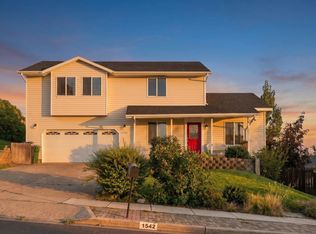 1542 E Granada Dr, Sandy, UT 84093