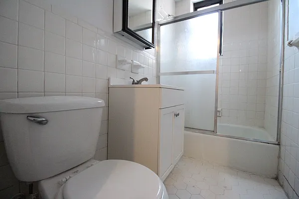 Rented by Luxor Homes & Investment Realty | media 31