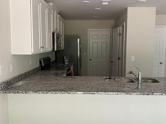 4th image of 198 Caffee Dr