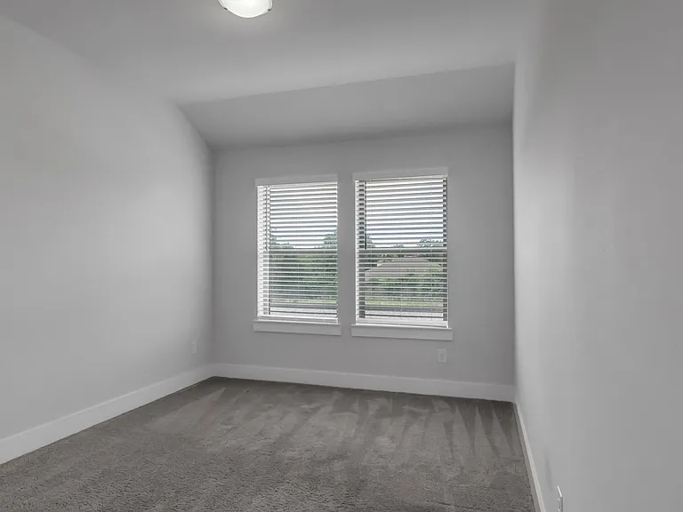 7545 Reis Ln — Photo 19