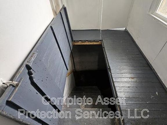 3rd image of 1105 Woodward St