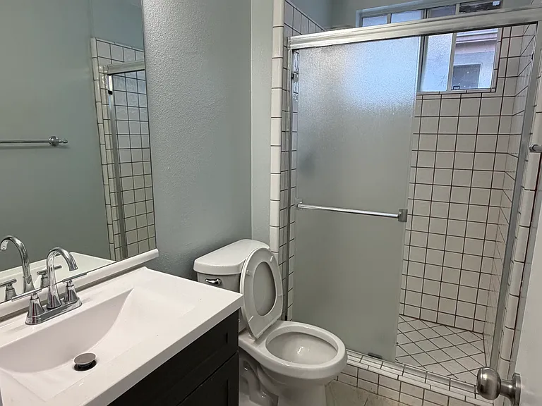 18555 Collins St #24 — Photo 10