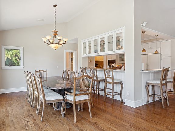 5th image of 5 Goose Glen Ct
