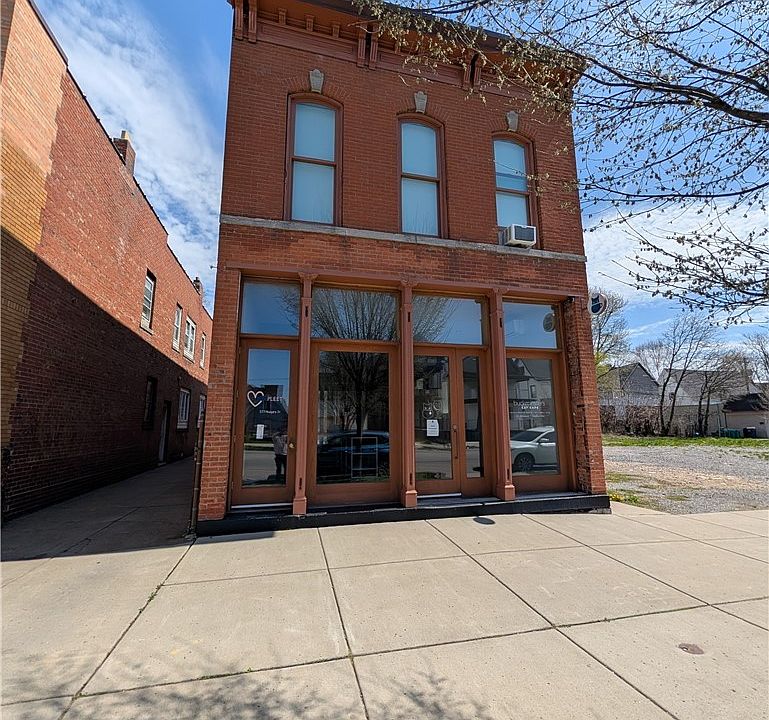1st image of 577 Niagara St