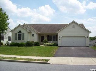 16 Greenbriar Dr, Myerstown, PA 17067