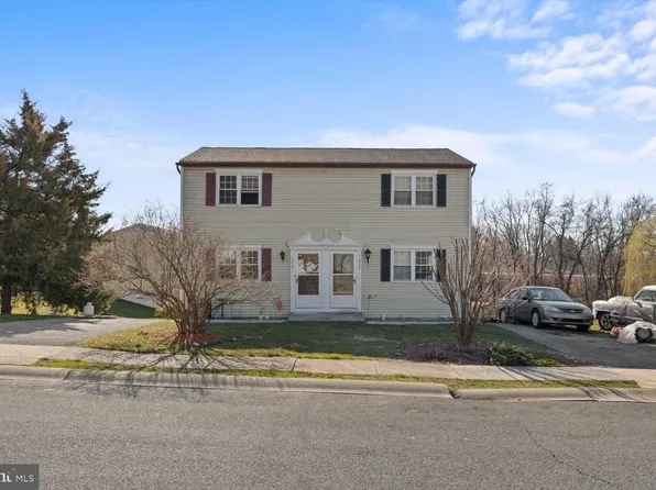 1078 Cloverton Dr, Columbia, PA 17512