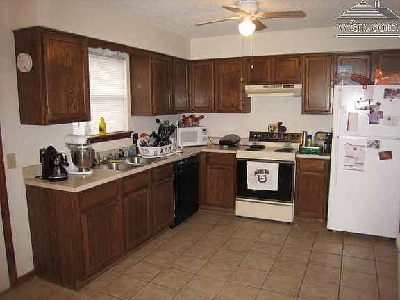 3rd image of 2946 Gossett Dr