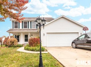 435 Mackenzie Pl, Metamora, IL 61548