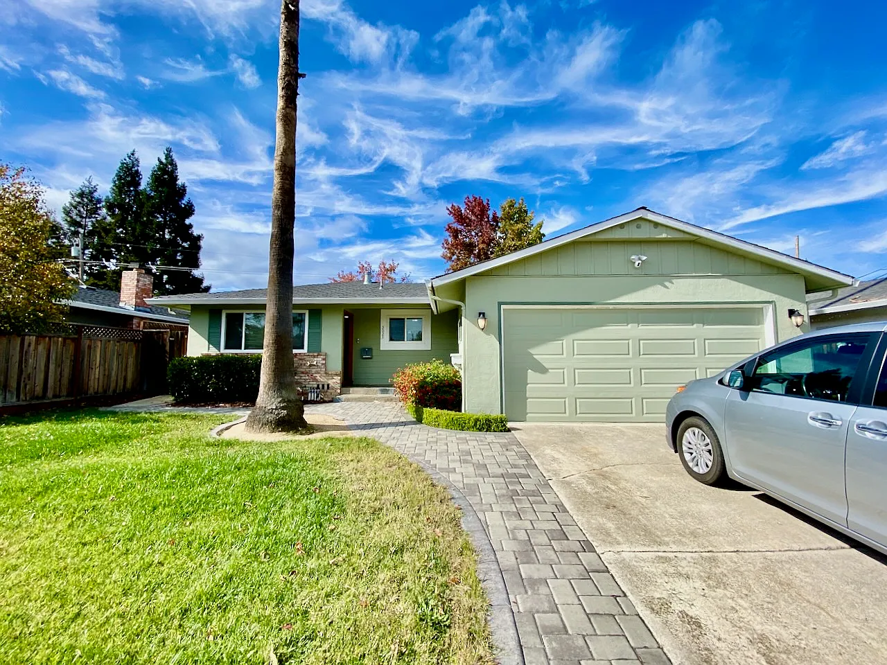 3 bed, 1280 sqft, $4,860 — Photo 1