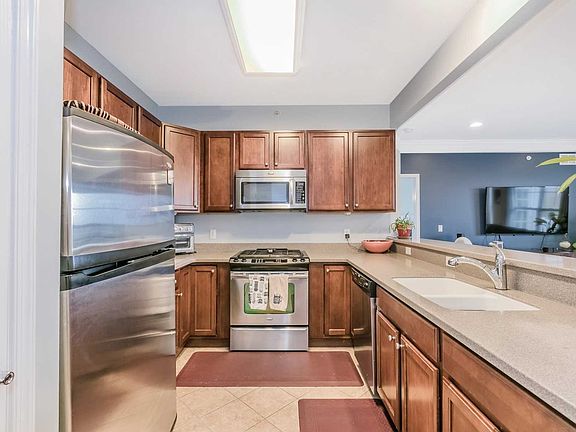 4th image of 935 Kirkland Ct