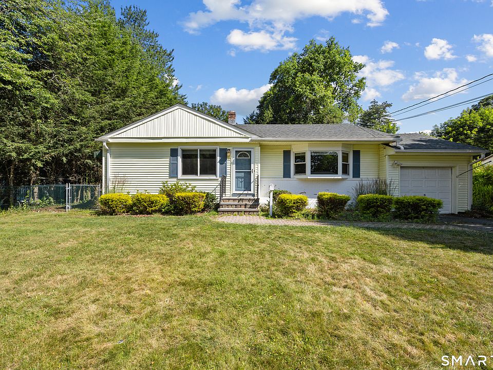 1st image of 46 East Maxwell Drive