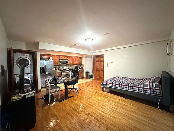 4th image of 2124 Homecrest Ave #3F
