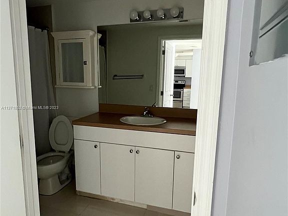 5th image of 1250 S Miami Ave #1113