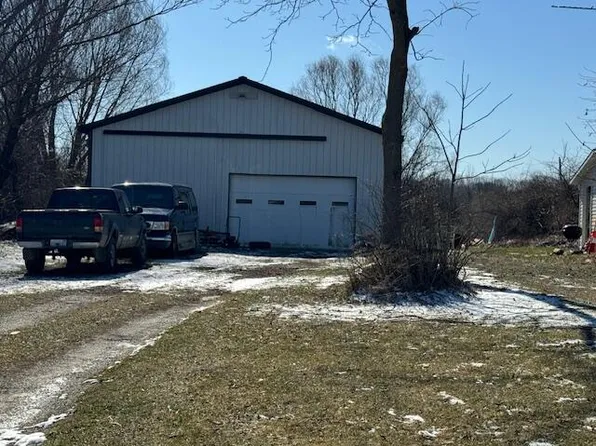 5884 134th Ave, Hamilton, MI 49419