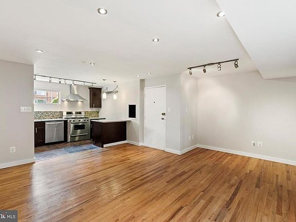 4th image of 10411 Montrose Ave APT 2