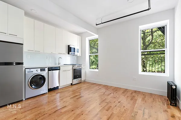 Rented by MNS | media 9