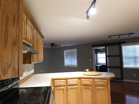 3rd image of 2116 S Sidney Ave