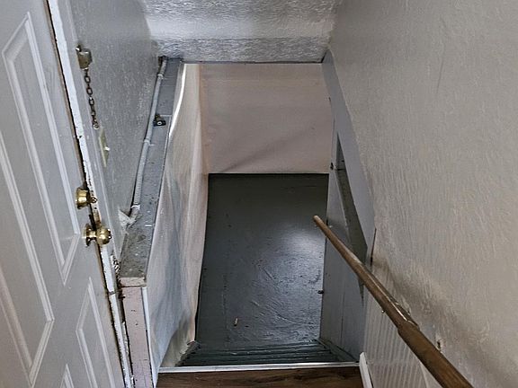 4th image of 878 Fried St